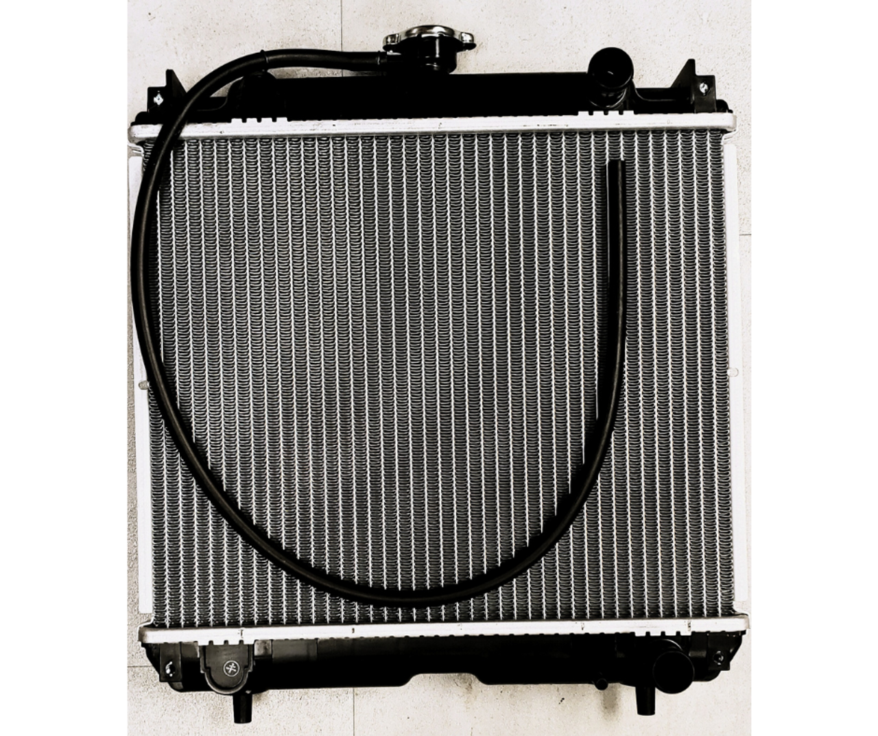 RADIATOR ASSEMBLY FOR MAX26|MAX28 MAHINDRA TRACTOR (10460413000)