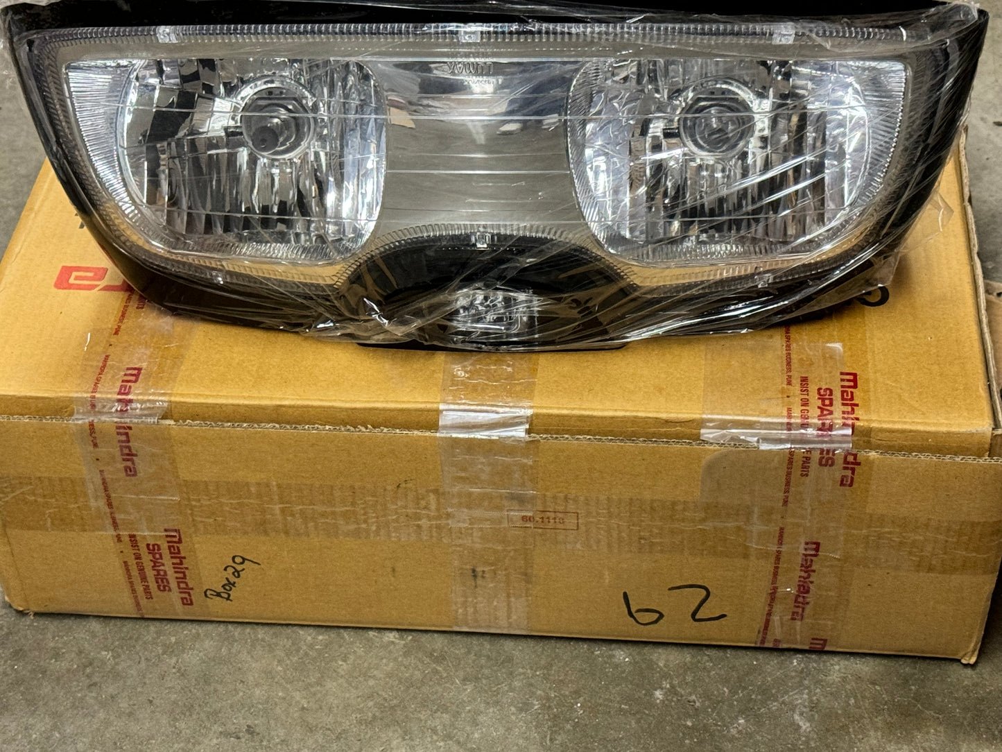 Headlamp for a Mahindra