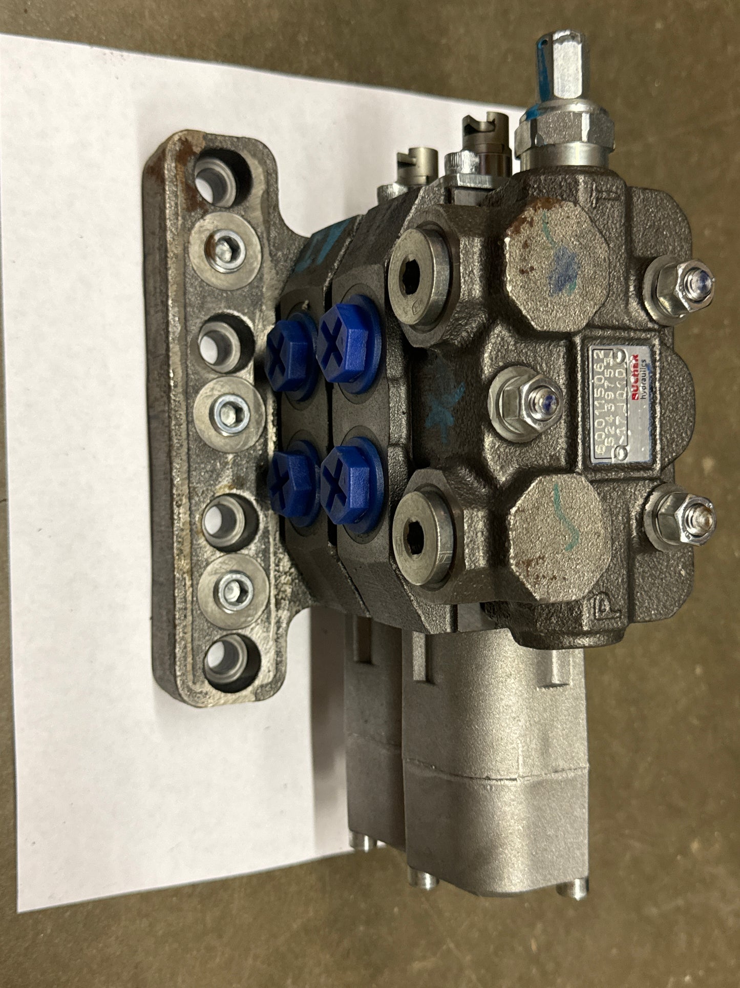 Double spool valve